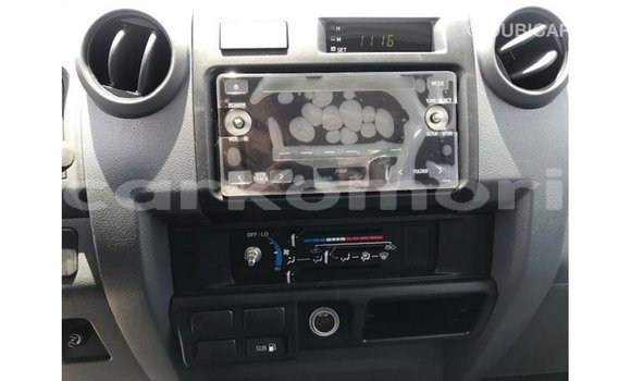 Buy Import Toyota Land Cruiser White Car in Import - Dubai in Great Comore Buy Import Toyota Land Cruiser White Car in Import - Dubai in Great Comore