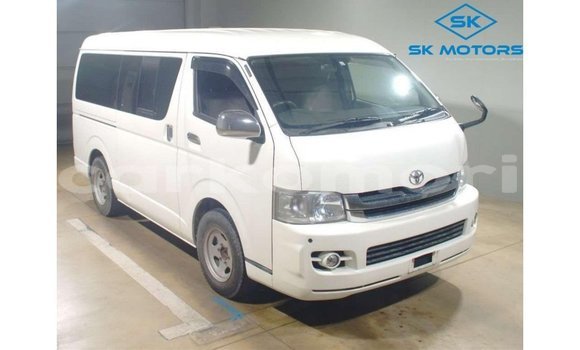Acheter Import Voiture Toyota Hiace Blanc à Import - Dubai, Grande Comore Acheter Import Voiture Toyota Hiace Blanc à Import - Dubai, Grande Comore