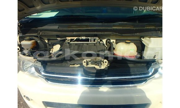 Acheter Import Voiture Toyota Hiace Blanc à Import - Dubai, Grande Comore Acheter Import Voiture Toyota Hiace Blanc à Import - Dubai, Grande Comore