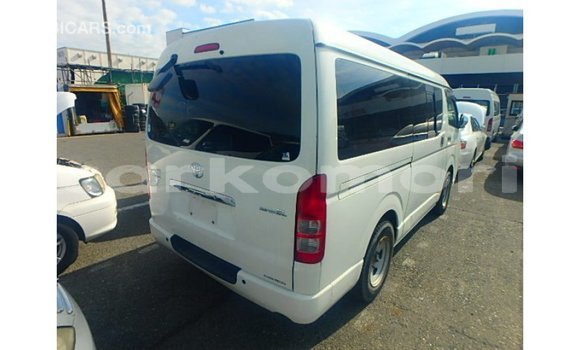 Acheter Import Voiture Toyota Hiace Blanc à Import - Dubai, Grande Comore Acheter Import Voiture Toyota Hiace Blanc à Import - Dubai, Grande Comore