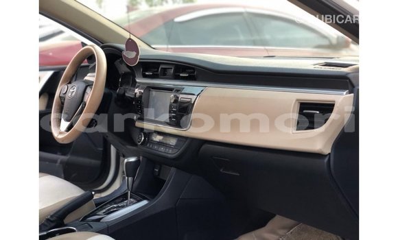 Acheter Import Voiture Toyota Corolla Blanc à Import - Dubai, Grande Comore Acheter Import Voiture Toyota Corolla Blanc à Import - Dubai, Grande Comore