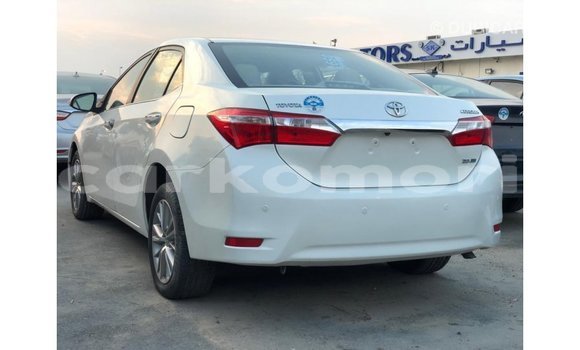 Acheter Import Voiture Toyota Corolla Blanc à Import - Dubai, Grande Comore Acheter Import Voiture Toyota Corolla Blanc à Import - Dubai, Grande Comore