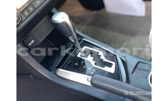 Acheter Import Voiture Toyota Corolla Blanc à Import - Dubai, Grande Comore Acheter Import Voiture Toyota Corolla Blanc à Import - Dubai, Grande Comore