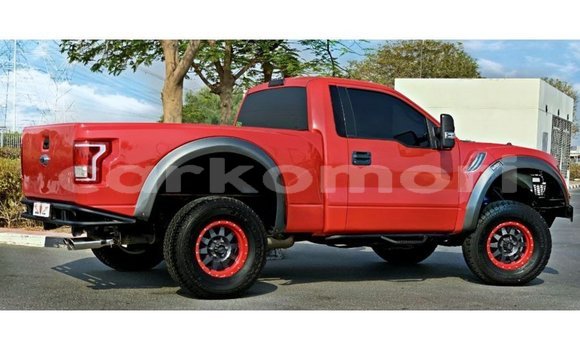 Acheter Import Voiture Ford Club Wagon Rouge à Import - Dubai, Grande Comore Acheter Import Voiture Ford Club Wagon Rouge à Import - Dubai, Grande Comore