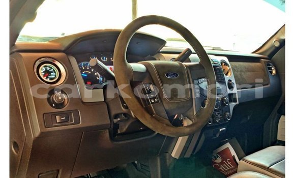 Acheter Import Voiture Ford Club Wagon Rouge à Import - Dubai, Grande Comore Acheter Import Voiture Ford Club Wagon Rouge à Import - Dubai, Grande Comore