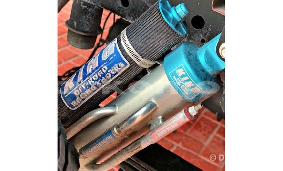 Acheter Import Voiture Ford Club Wagon Rouge à Import - Dubai, Grande Comore Acheter Import Voiture Ford Club Wagon Rouge à Import - Dubai, Grande Comore