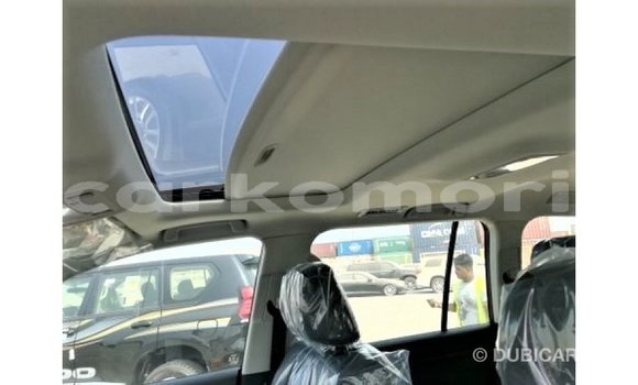 Acheter Import Voiture Toyota Land Cruiser Blanc à Import - Dubai, Grande Comore Acheter Import Voiture Toyota Land Cruiser Blanc à Import - Dubai, Grande Comore