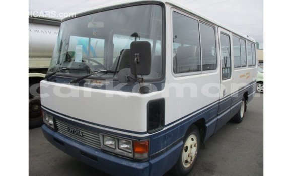 Acheter Import Voiture Toyota Coaster Blanc à Import - Dubai, Grande Comore Acheter Import Voiture Toyota Coaster Blanc à Import - Dubai, Grande Comore