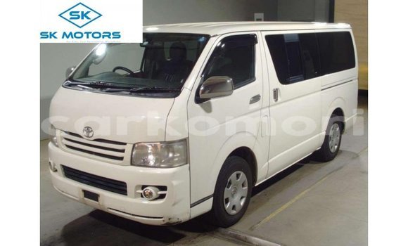 Acheter Import Voiture Toyota Hiace Blanc à Import - Dubai, Grande Comore Acheter Import Voiture Toyota Hiace Blanc à Import - Dubai, Grande Comore