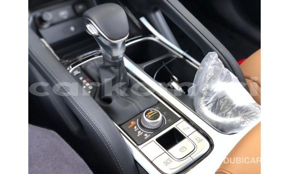Acheter Import Voiture Kia Carens Blanc à Import - Dubai, Grande Comore Acheter Import Voiture Kia Carens Blanc à Import - Dubai, Grande Comore