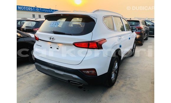 Acheter Import Voiture Hyundai Santa Fe Blanc à Import - Dubai, Grande Comore Acheter Import Voiture Hyundai Santa Fe Blanc à Import - Dubai, Grande Comore