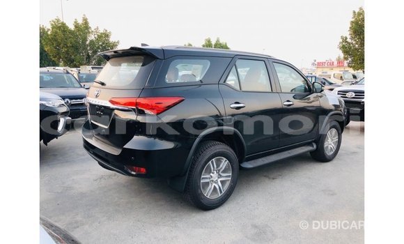 Acheter Import Voiture Toyota Fortuner Noir à Import - Dubai, Grande Comore Acheter Import Voiture Toyota Fortuner Noir à Import - Dubai, Grande Comore