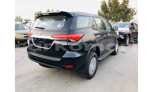 Acheter Import Voiture Toyota Fortuner Noir à Import - Dubai, Grande Comore Acheter Import Voiture Toyota Fortuner Noir à Import - Dubai, Grande Comore