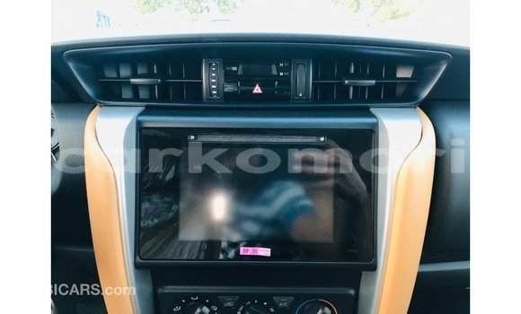 Acheter Import Voiture Toyota Fortuner Noir à Import - Dubai, Grande Comore Acheter Import Voiture Toyota Fortuner Noir à Import - Dubai, Grande Comore