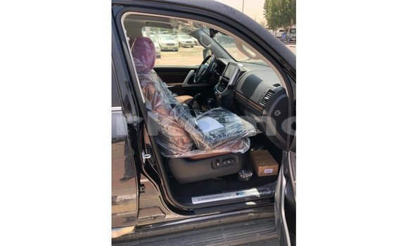 Acheter Import Voiture Toyota Land Cruiser Noir à Import - Dubai, Grande Comore Acheter Import Voiture Toyota Land Cruiser Noir à Import - Dubai, Grande Comore