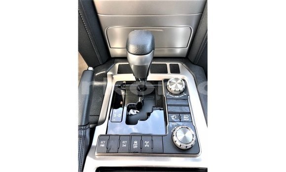 Acheter Import Voiture Toyota Land Cruiser Autre à Import - Dubai, Grande Comore Acheter Import Voiture Toyota Land Cruiser Autre à Import - Dubai, Grande Comore