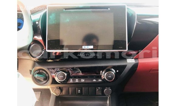 Acheter Import Voiture Toyota Hilux Blanc à Import - Dubai, Grande Comore Acheter Import Voiture Toyota Hilux Blanc à Import - Dubai, Grande Comore