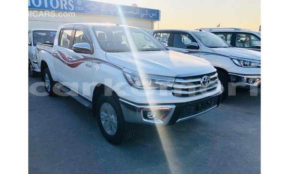 Acheter Import Voiture Toyota Hilux Blanc à Import - Dubai, Grande Comore Acheter Import Voiture Toyota Hilux Blanc à Import - Dubai, Grande Comore