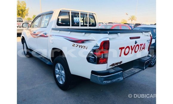Acheter Import Voiture Toyota Hilux Blanc à Import - Dubai, Grande Comore Acheter Import Voiture Toyota Hilux Blanc à Import - Dubai, Grande Comore