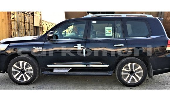Acheter Import Voiture Toyota Land Cruiser Noir à Import - Dubai, Grande Comore Acheter Import Voiture Toyota Land Cruiser Noir à Import - Dubai, Grande Comore