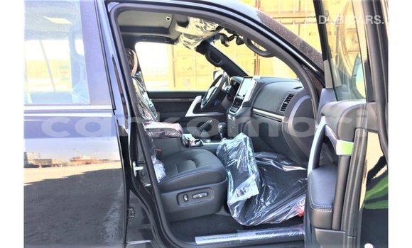 Acheter Import Voiture Toyota Land Cruiser Noir à Import - Dubai, Grande Comore Acheter Import Voiture Toyota Land Cruiser Noir à Import - Dubai, Grande Comore
