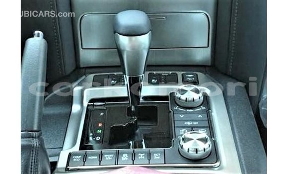 Acheter Import Voiture Toyota Land Cruiser Noir à Import - Dubai, Grande Comore Acheter Import Voiture Toyota Land Cruiser Noir à Import - Dubai, Grande Comore