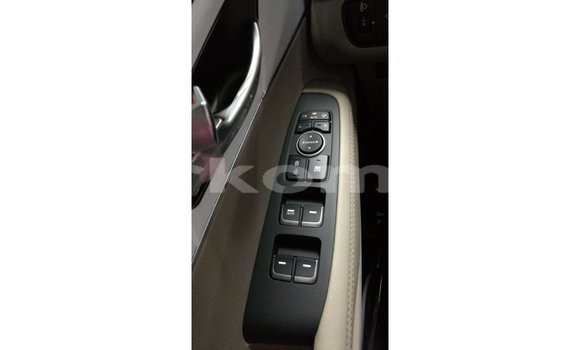 Acheter Import Voiture Kia Sorento Blanc à Import - Dubai, Grande Comore Acheter Import Voiture Kia Sorento Blanc à Import - Dubai, Grande Comore
