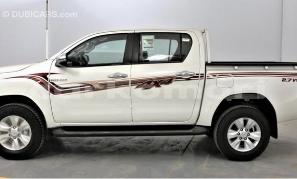 Acheter Import Voiture Toyota Hilux Blanc à Import - Dubai, Grande Comore Acheter Import Voiture Toyota Hilux Blanc à Import - Dubai, Grande Comore