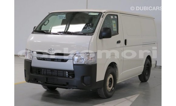 Acheter Import Voiture Toyota Hiace Blanc à Import - Dubai, Grande Comore Acheter Import Voiture Toyota Hiace Blanc à Import - Dubai, Grande Comore