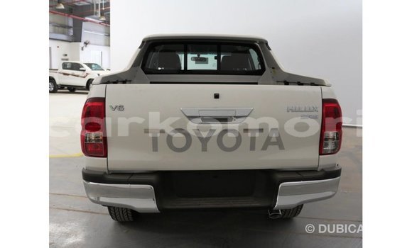 Acheter Import Voiture Toyota Hilux Blanc à Import - Dubai, Grande Comore Acheter Import Voiture Toyota Hilux Blanc à Import - Dubai, Grande Comore