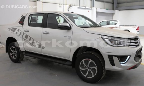 Acheter Import Voiture Toyota Hilux Blanc à Import - Dubai, Grande Comore Acheter Import Voiture Toyota Hilux Blanc à Import - Dubai, Grande Comore