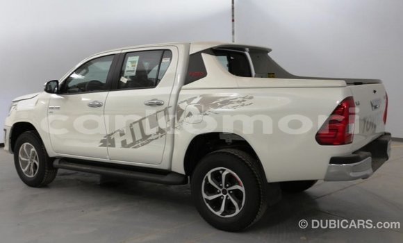 Acheter Import Voiture Toyota Hilux Blanc à Import - Dubai, Grande Comore Acheter Import Voiture Toyota Hilux Blanc à Import - Dubai, Grande Comore