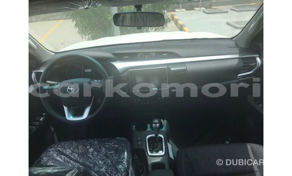 Acheter Import Voiture Toyota Hilux Blanc à Import - Dubai, Grande Comore Acheter Import Voiture Toyota Hilux Blanc à Import - Dubai, Grande Comore