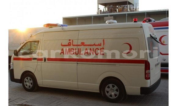 Acheter Import Voiture Toyota Hiace Blanc à Import - Dubai, Grande Comore Acheter Import Voiture Toyota Hiace Blanc à Import - Dubai, Grande Comore