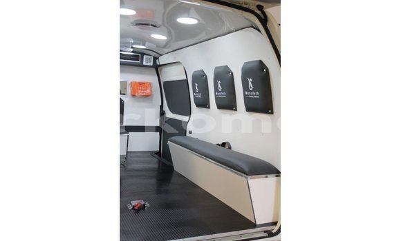 Acheter Import Voiture Toyota Hiace Blanc à Import - Dubai, Grande Comore Acheter Import Voiture Toyota Hiace Blanc à Import - Dubai, Grande Comore