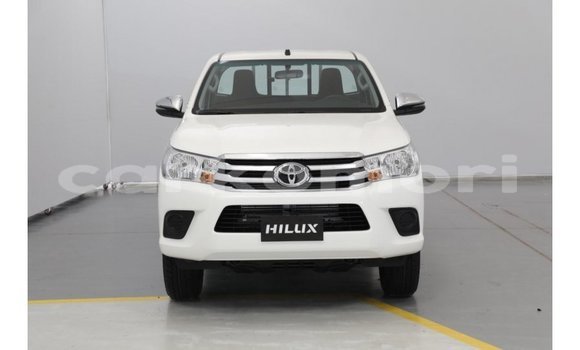 Buy Import Toyota Hilux White Car in Import - Dubai in Great Comore