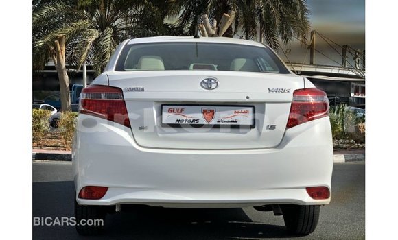 Acheter Import Voiture Toyota Yaris Blanc à Import - Dubai, Grande Comore Acheter Import Voiture Toyota Yaris Blanc à Import - Dubai, Grande Comore