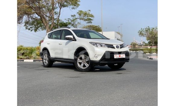 Buy Import Toyota 4Runner White Car in Import - Dubai in Great Comore Buy Import Toyota 4Runner White Car in Import - Dubai in Great Comore