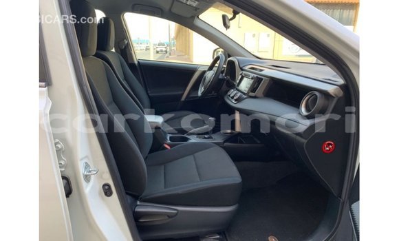 Buy Import Toyota 4Runner White Car in Import - Dubai in Great Comore Buy Import Toyota 4Runner White Car in Import - Dubai in Great Comore