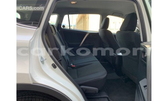 Buy Import Toyota 4Runner White Car in Import - Dubai in Great Comore Buy Import Toyota 4Runner White Car in Import - Dubai in Great Comore