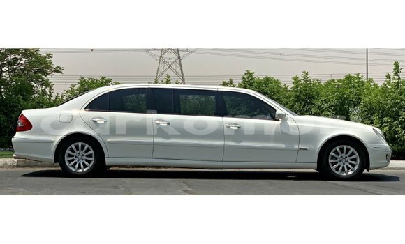 Buy Import Mercedes-Benz 200 White Car in Import - Dubai in Great Comore Buy Import Mercedes-Benz 200 White Car in Import - Dubai in Great Comore