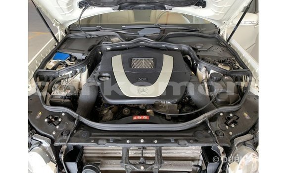 Buy Import Mercedes-Benz 200 White Car in Import - Dubai in Great Comore Buy Import Mercedes-Benz 200 White Car in Import - Dubai in Great Comore