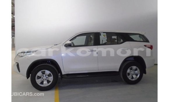 Acheter Import Voiture Toyota Fortuner Blanc à Import - Dubai, Grande Comore Acheter Import Voiture Toyota Fortuner Blanc à Import - Dubai, Grande Comore