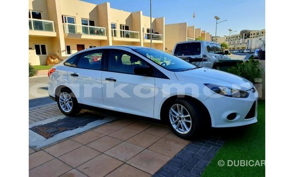 Acheter Import Voiture Ford Focus Blanc à Import - Dubai, Grande Comore Acheter Import Voiture Ford Focus Blanc à Import - Dubai, Grande Comore