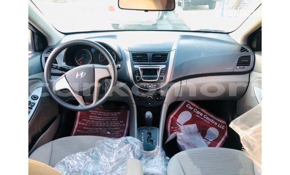Acheter Import Voiture Hyundai Accent Autre à Import - Dubai, Grande Comore Acheter Import Voiture Hyundai Accent Autre à Import - Dubai, Grande Comore