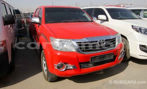 Acheter Import Voiture Toyota Hilux Rouge à Import - Dubai, Grande Comore Acheter Import Voiture Toyota Hilux Rouge à Import - Dubai, Grande Comore