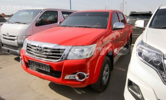 Acheter Import Voiture Toyota Hilux Rouge à Import - Dubai, Grande Comore Acheter Import Voiture Toyota Hilux Rouge à Import - Dubai, Grande Comore