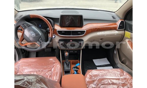 Acheter Import Voiture Hyundai Tucson Blanc à Import - Dubai, Grande Comore Acheter Import Voiture Hyundai Tucson Blanc à Import - Dubai, Grande Comore