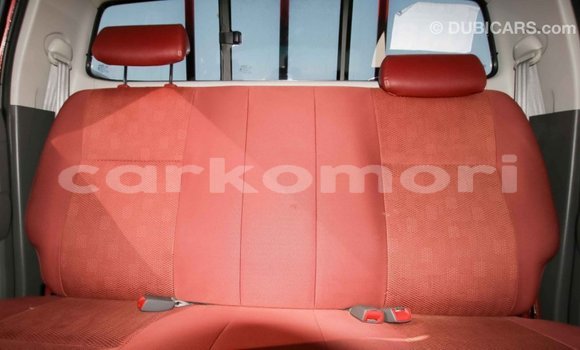 Acheter Import Voiture Toyota Hilux Rouge à Import - Dubai, Grande Comore Acheter Import Voiture Toyota Hilux Rouge à Import - Dubai, Grande Comore