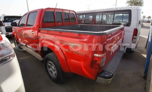 Acheter Import Voiture Toyota Hilux Rouge à Import - Dubai, Grande Comore Acheter Import Voiture Toyota Hilux Rouge à Import - Dubai, Grande Comore
